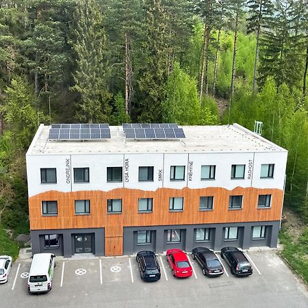 Beskydy House Hostel Roznov pod Radhostem Exterior photo